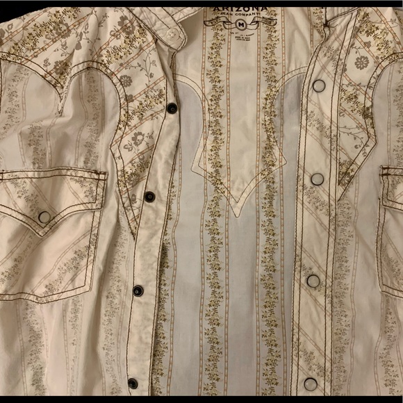 Arizona Jeans Co. western style women’s button up shirt - Picture 3 of 13